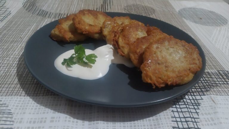 Деруни з фаршем на сковороді по закарпатськи