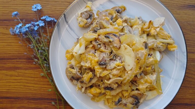 Салат з шампіньйонами (Печерицями)