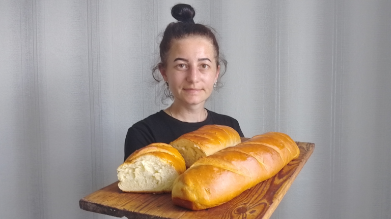 Молочний батон