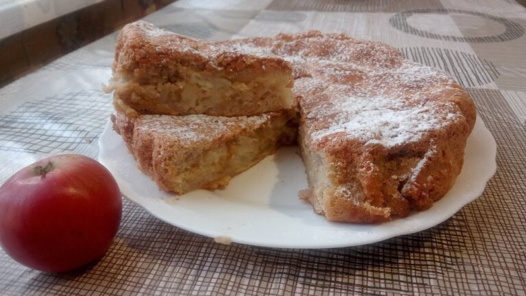 Шарлотка рецепт – класичний яблучний пиріг