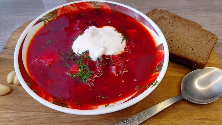Смачний червоний український борщ – рецепт з курячим м’ясом