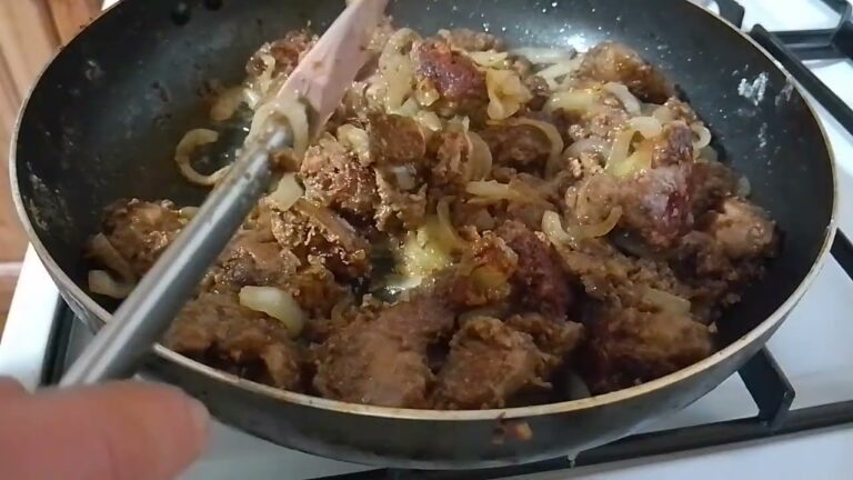 Як приготувати курячу печінку з цибулею